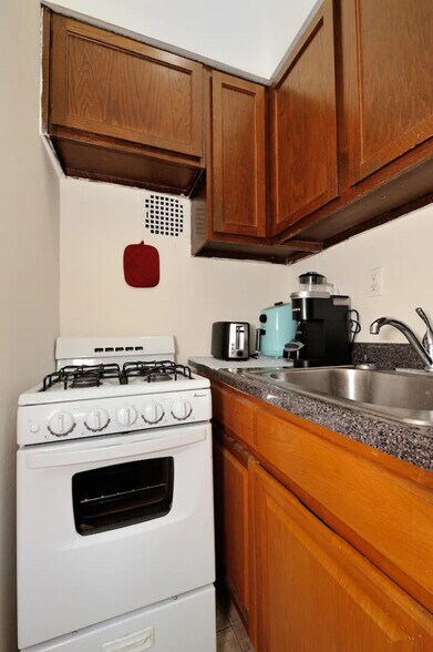 Building Photo - 293 E 92nd St