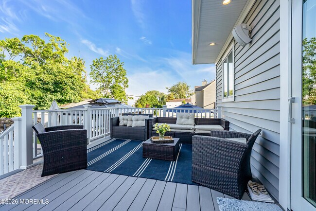 Building Photo - 243 Overbrook Ave