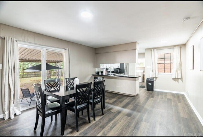 Building Photo - 1816 Osage Dr