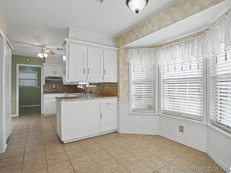 Building Photo - 4809 S 69th E Ave