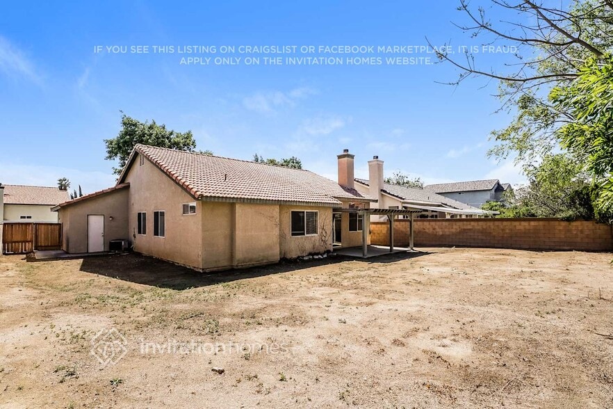 Building Photo - 2547 Gemstone Ave
