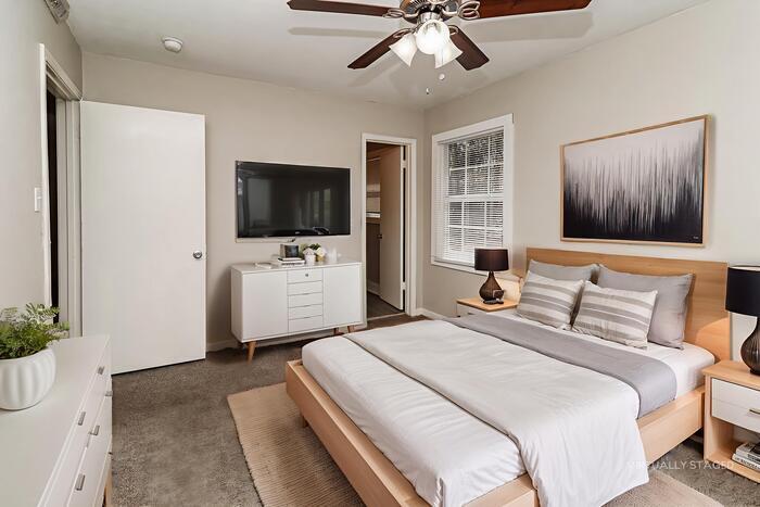 Building Photo - 1343 Springdale Dr