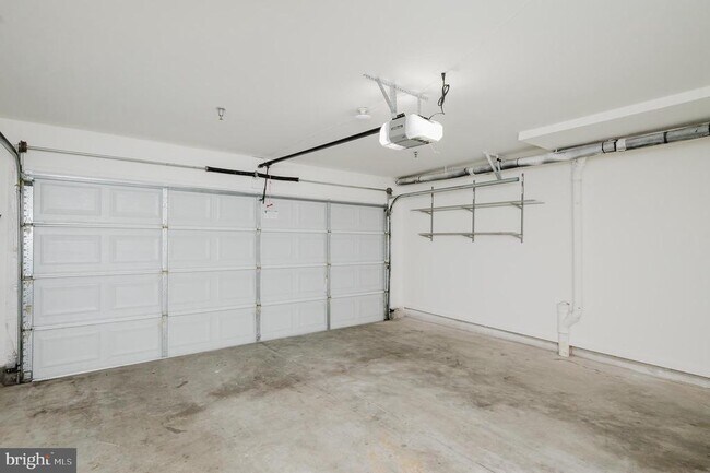 Building Photo - 557 Rhapsody Ct