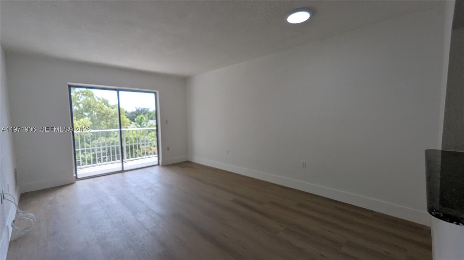 Building Photo - 445 SW 11th St