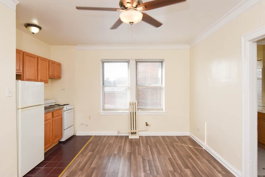 Building Photo - 4521 N Malden St