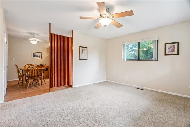 Building Photo - 1001 Strachan Dr