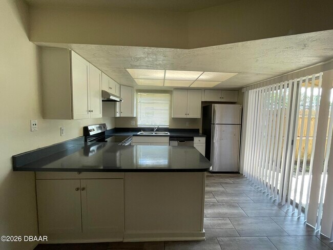 Building Photo - 75 Springwood Square