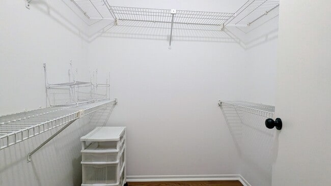 Building Photo - 310 W Happfield Dr