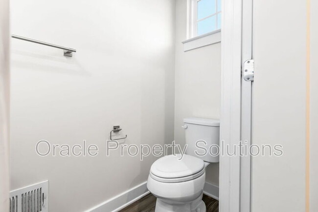 Building Photo - 2305 Wadlow Ln