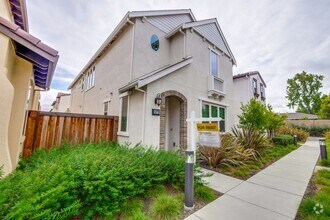 Building Photo - Gorgeous Santa Clara Home with Pool, EV Ho...
