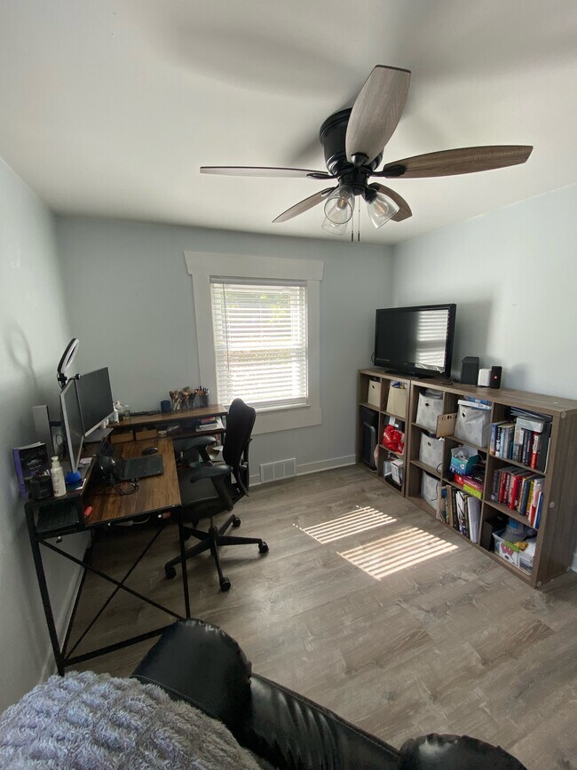 Building Photo - 3833 E Nielsen Ln