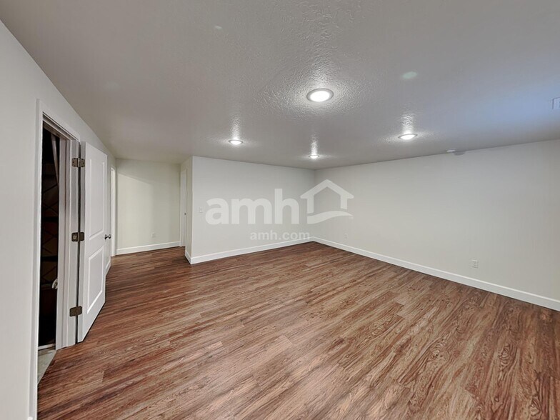 Building Photo - 11138 S Seagrass Dr
