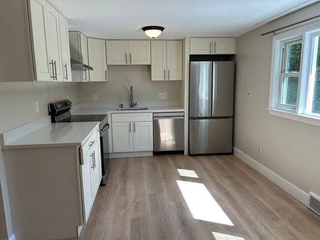 Building Photo - 44 Carruth St