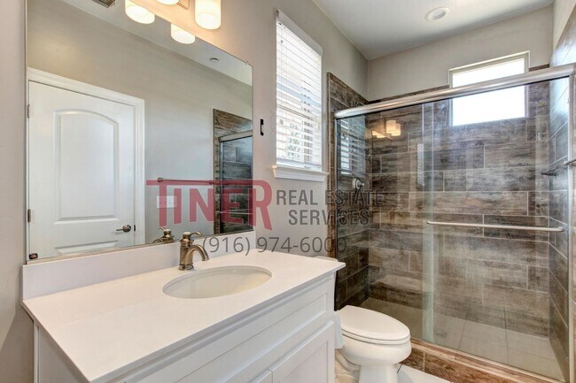 Building Photo - Huntington Sierra Oaks Gem with Fabulous A...