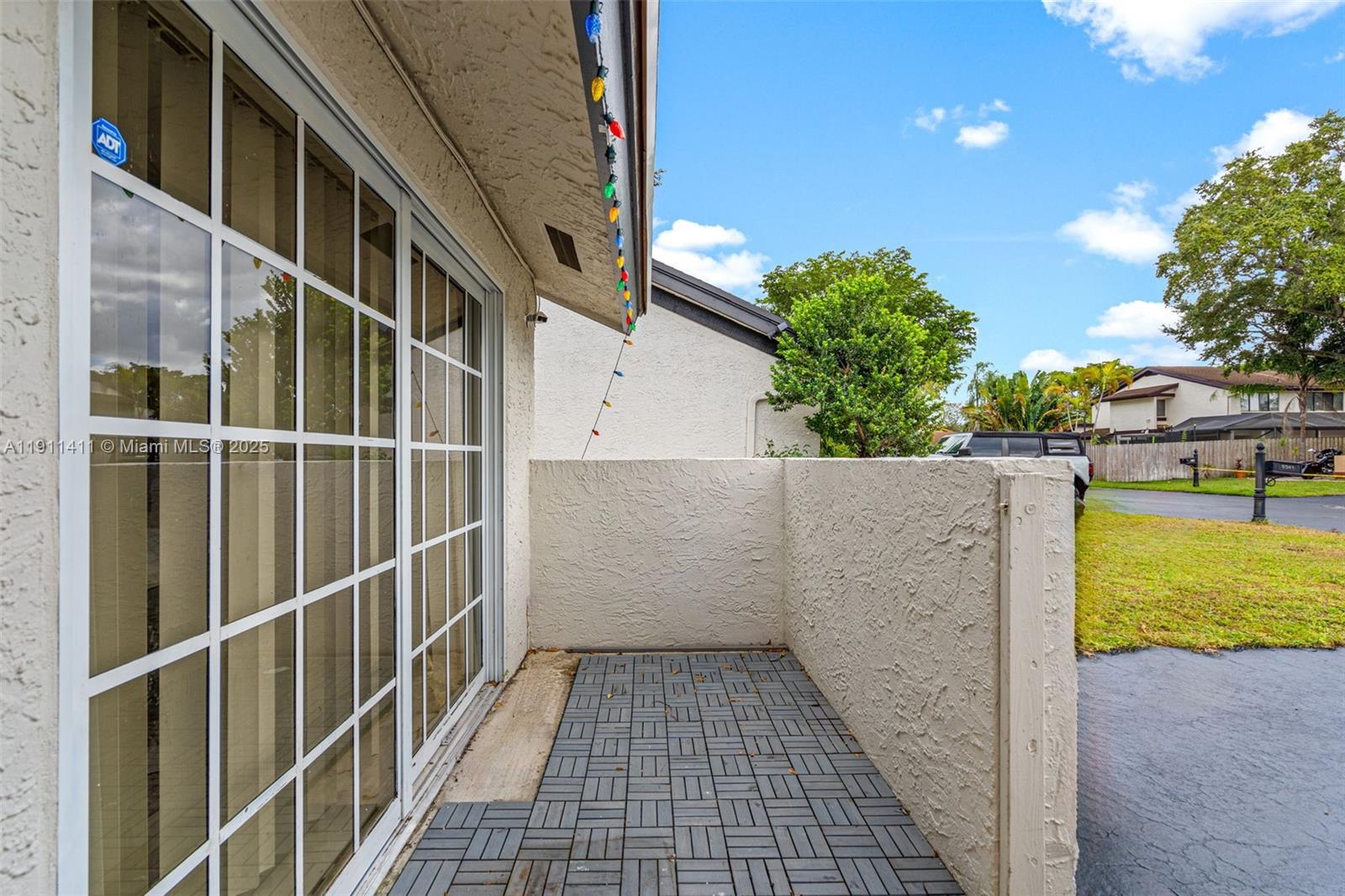 Building Photo - 8351 SW 39th Ct