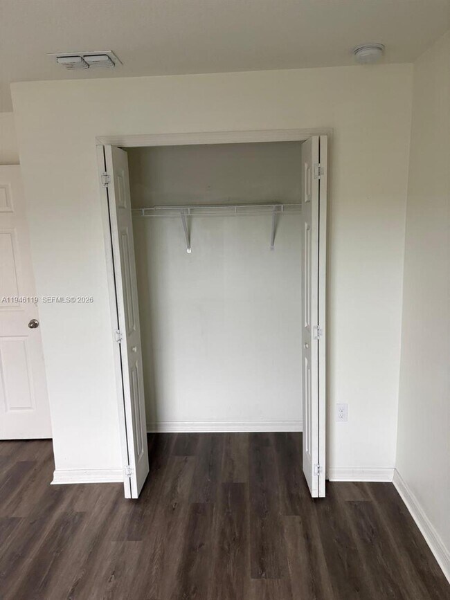 Building Photo - 579 NW North Macedo Blvd