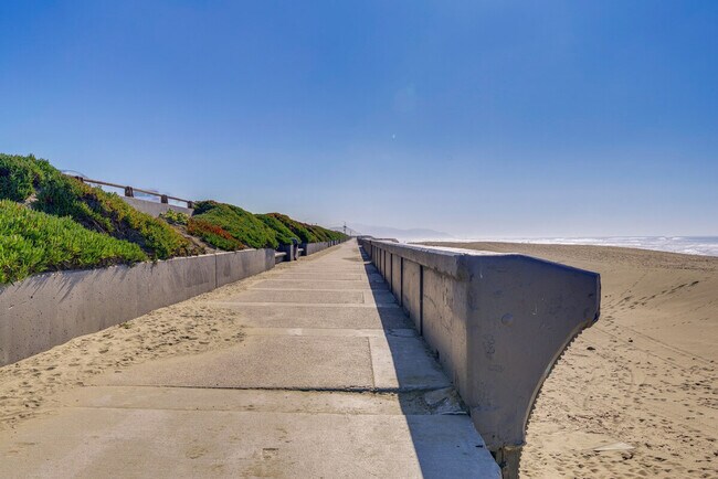 Building Photo - 1774 48th Ave