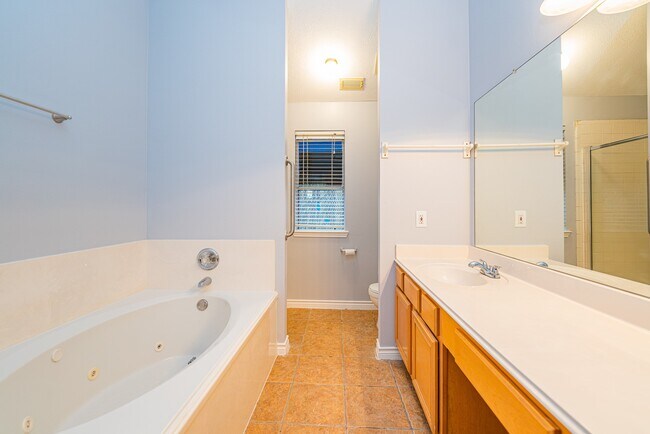 Building Photo - 1126 Noble Glen Dr