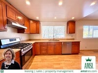 Building Photo - 1732 Las Gallinas Ave
