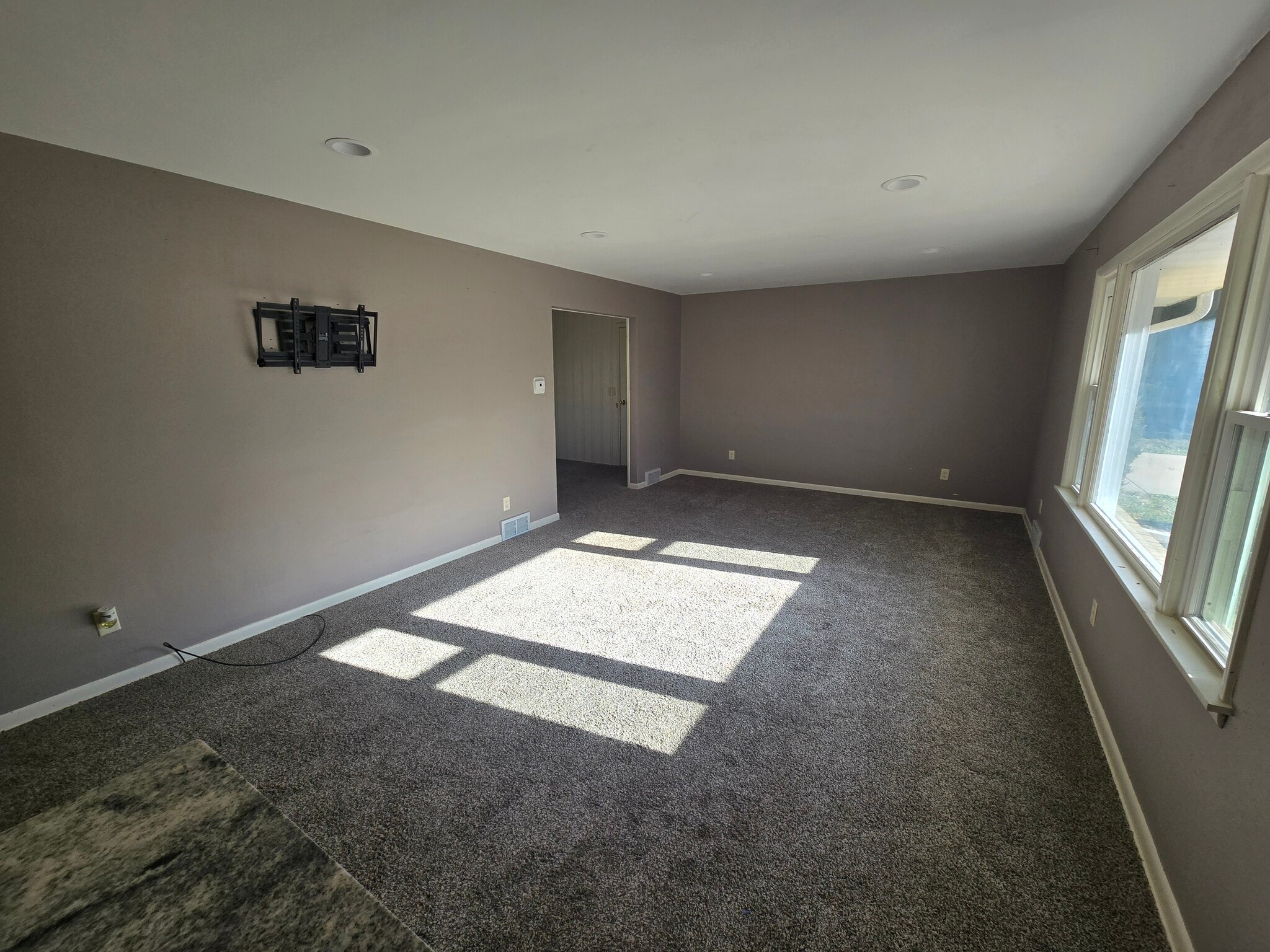 Building Photo - 2728 Edgewood Dr