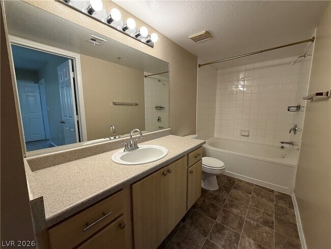 Building Photo - 6955 N Durango Dr