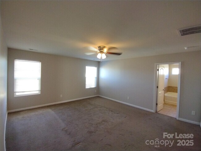 Building Photo - 1004 Sunflower Ln