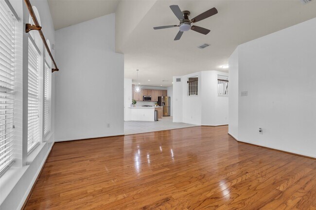 Building Photo - 210 Billingford Dr
