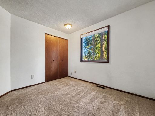 Building Photo - AVAILABLE NOW! Charming Kirkland Residence with Wood-Burning Fireplaces and Balcony