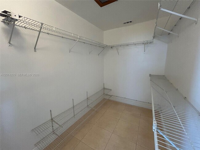 Building Photo - 6611 SW 99th Ave