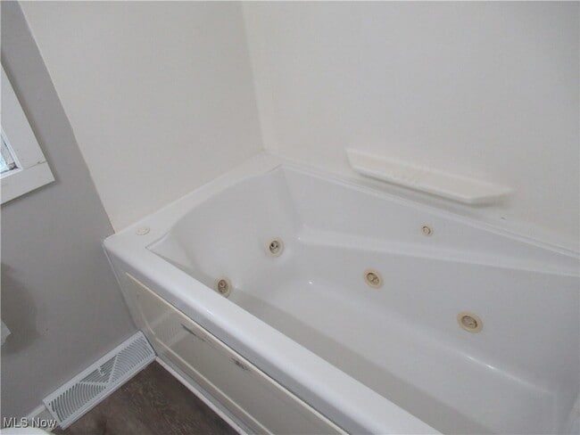 Building Photo - 3754 W 130th St