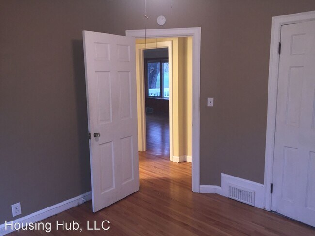 Building Photo - 3 br, 2 bath House - 632 Morgan Ave South