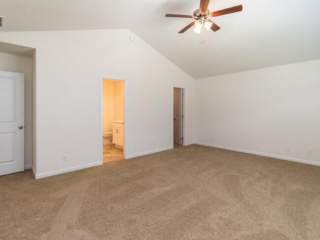 Building Photo - 4831 Birchcrest Ln