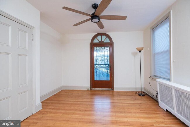 Building Photo - 932 N 5th St