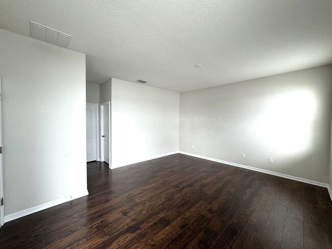 Building Photo - 3040 Youngford St