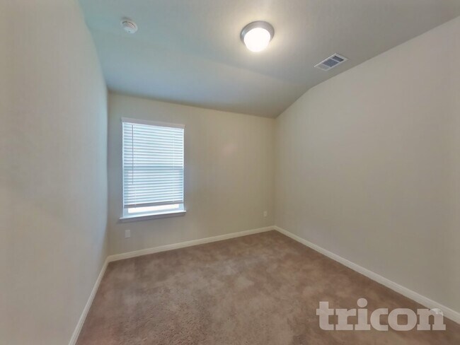 Building Photo - 13693 Paxton Blvd