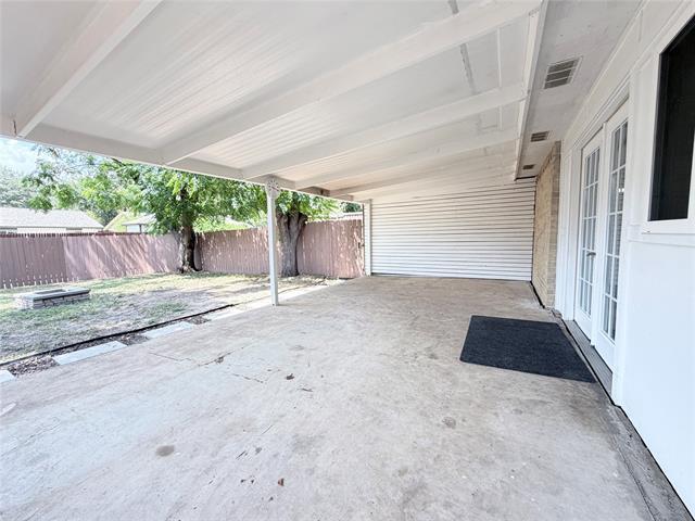 Building Photo - 407 Ivy Way