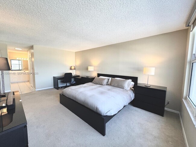 Building Photo - 3800 S Ocean Dr