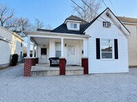 Building Photo - 424 Woodland Ave