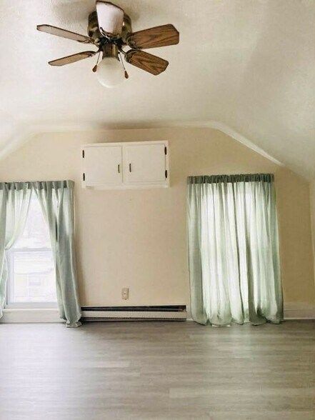 Building Photo - 51 Pleasant St