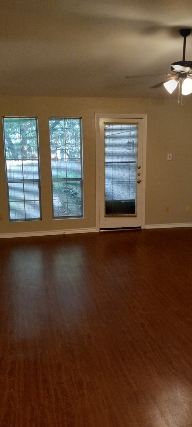 Building Photo - 3200 Foxboro Dr