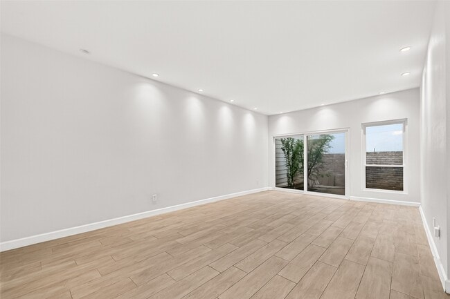 Building Photo - 12625 Memorial Dr