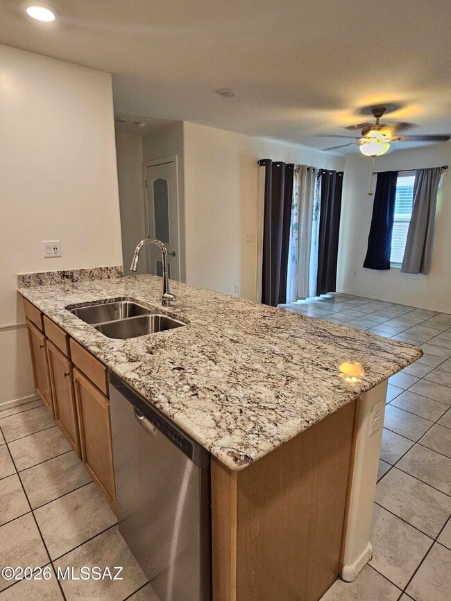 Building Photo - 8763 E Pebble Stone Ln