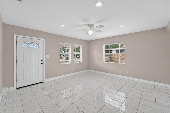 Building Photo - 4945 36th Ave N