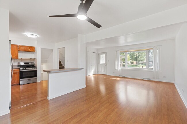 Building Photo - 630 Kenilworth Ave