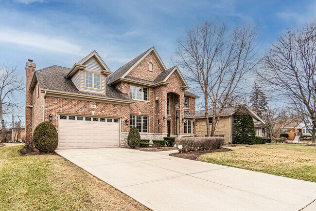 Building Photo - 361 S Elm St