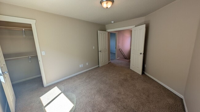 Building Photo - Great four bedroom home in Aloha!