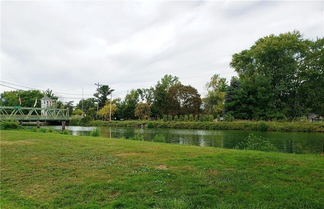 Apartment overlooks the Erie Canal - 1 Park Ave