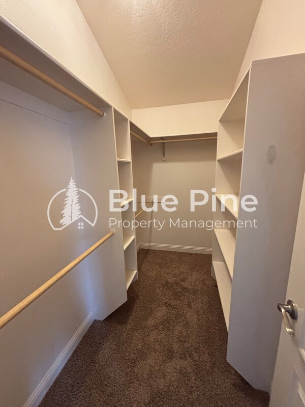 Building Photo - 2415 Northstar Dr