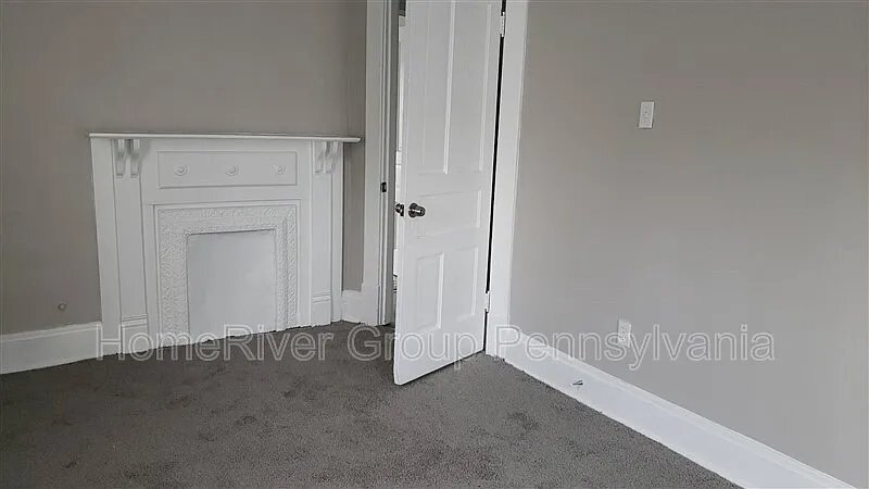 Building Photo - 806 Cowan Ave