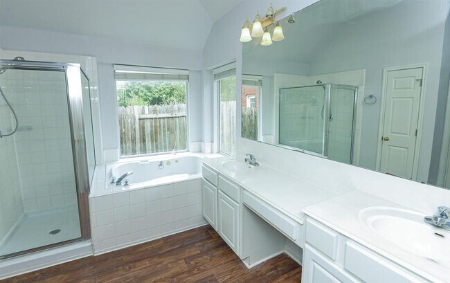 Building Photo - 1806 Chasewood Dr